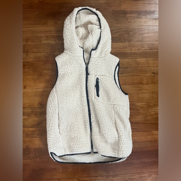 White Vest - Picture 1 of 4